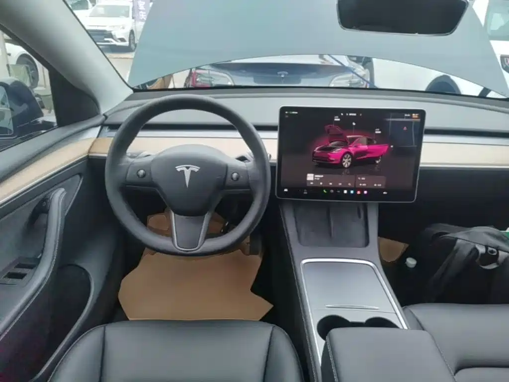 Tesla Model Y 2022 — фото 11