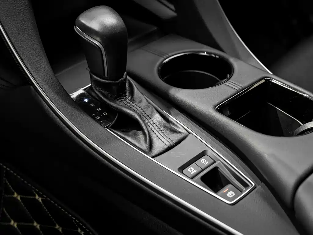 Toyota Avalon 2020 — фото 10