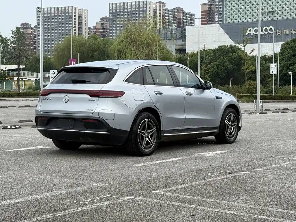 Mercedes-Benz EQC 2021 — фото 14