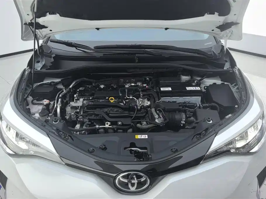 Toyota C-HR 2023 — фото 10