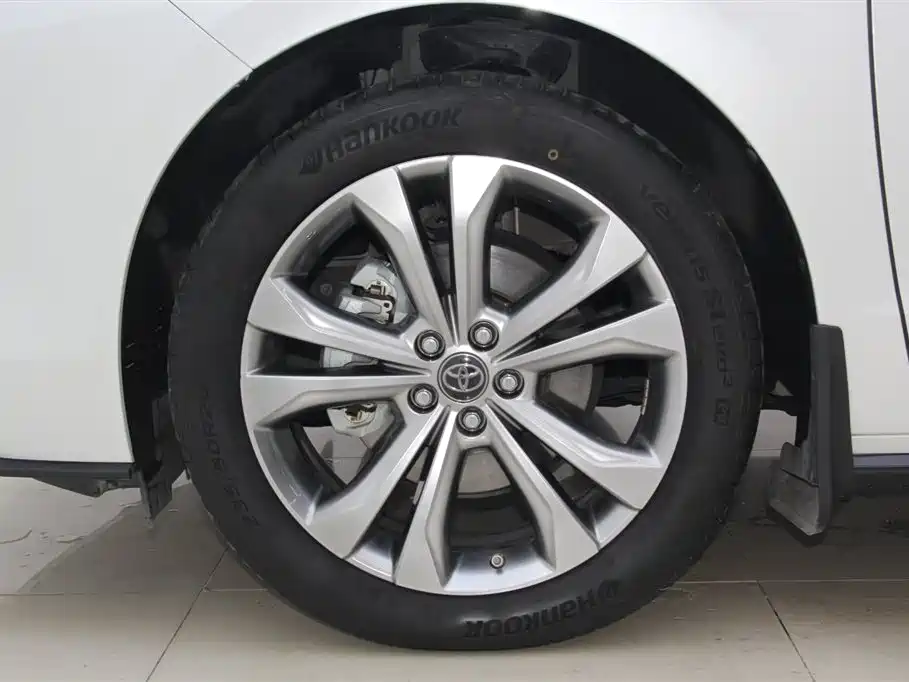 Toyota Sienna 2023 — фото 14