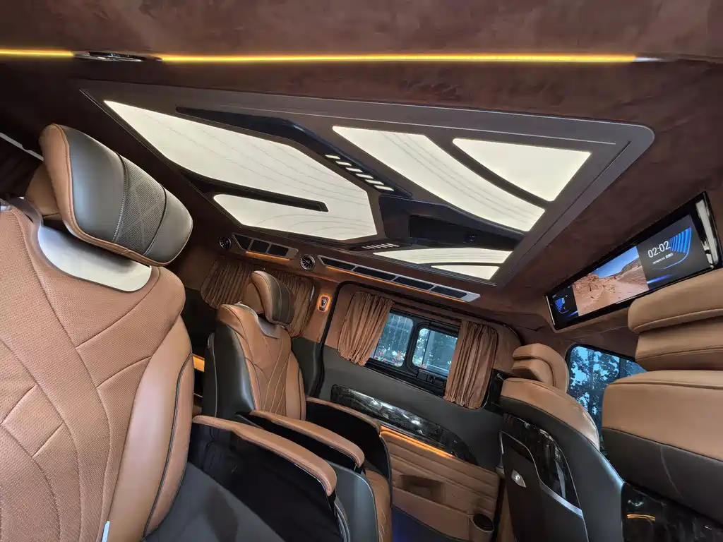 Ford Tourneo 2023 — фото 34