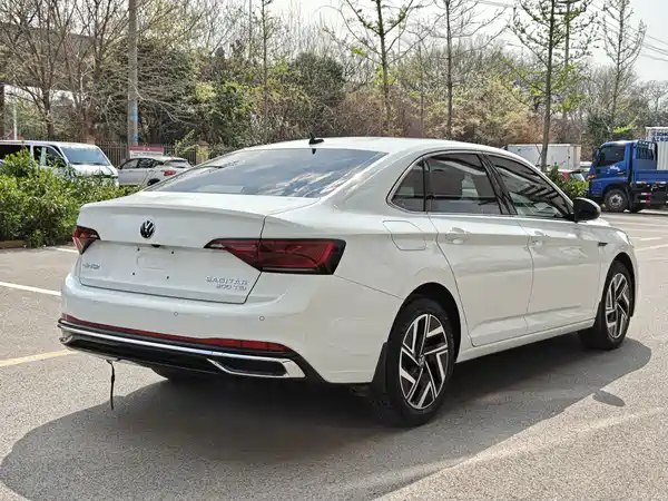 Volkswagen Sagitar 2024