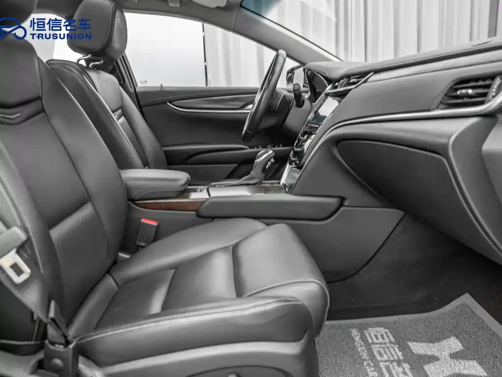 Cadillac XTS 2019 — фото 14
