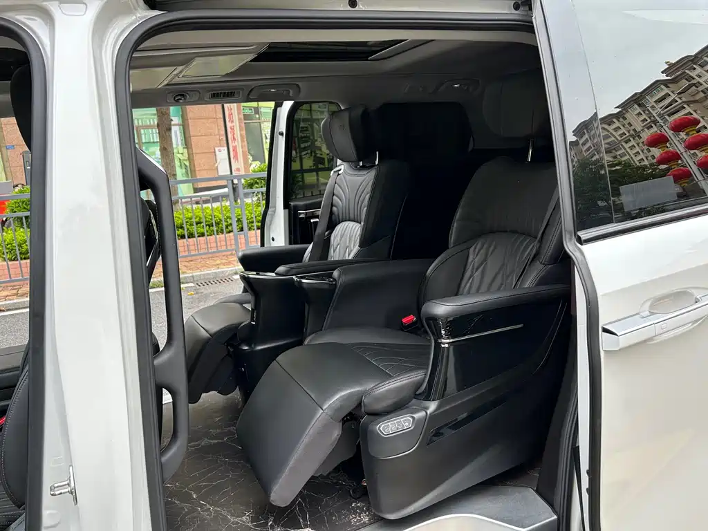 GAC Motor Trumpchi M8 2023 — фото 16