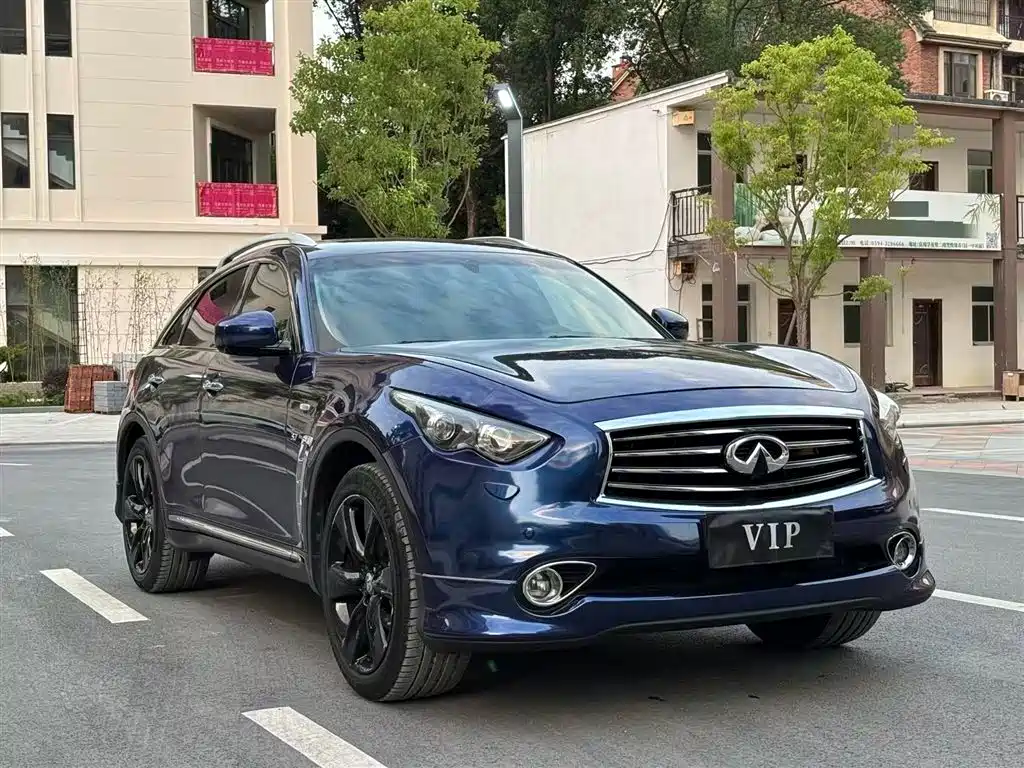 Infiniti QX70 2014 — фото 3