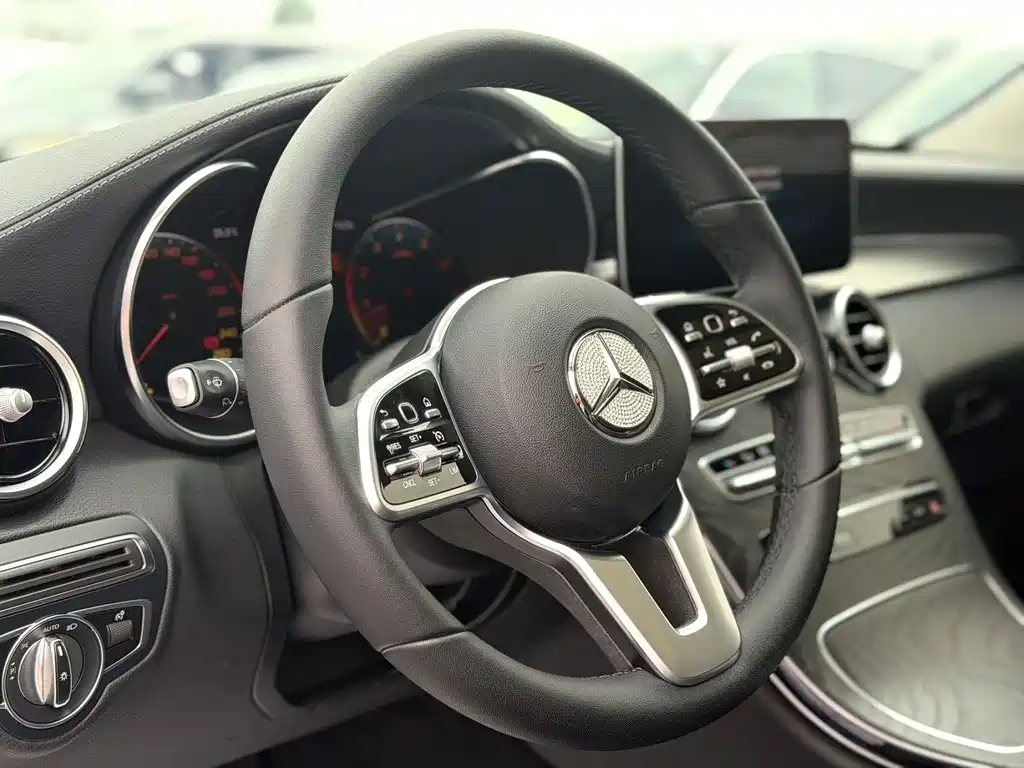 Mercedes-Benz C-Class 2019 — фото 7