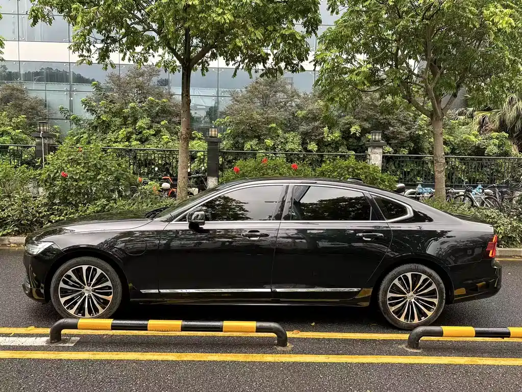 Volvo S90 PHEV 2023 — фото 11