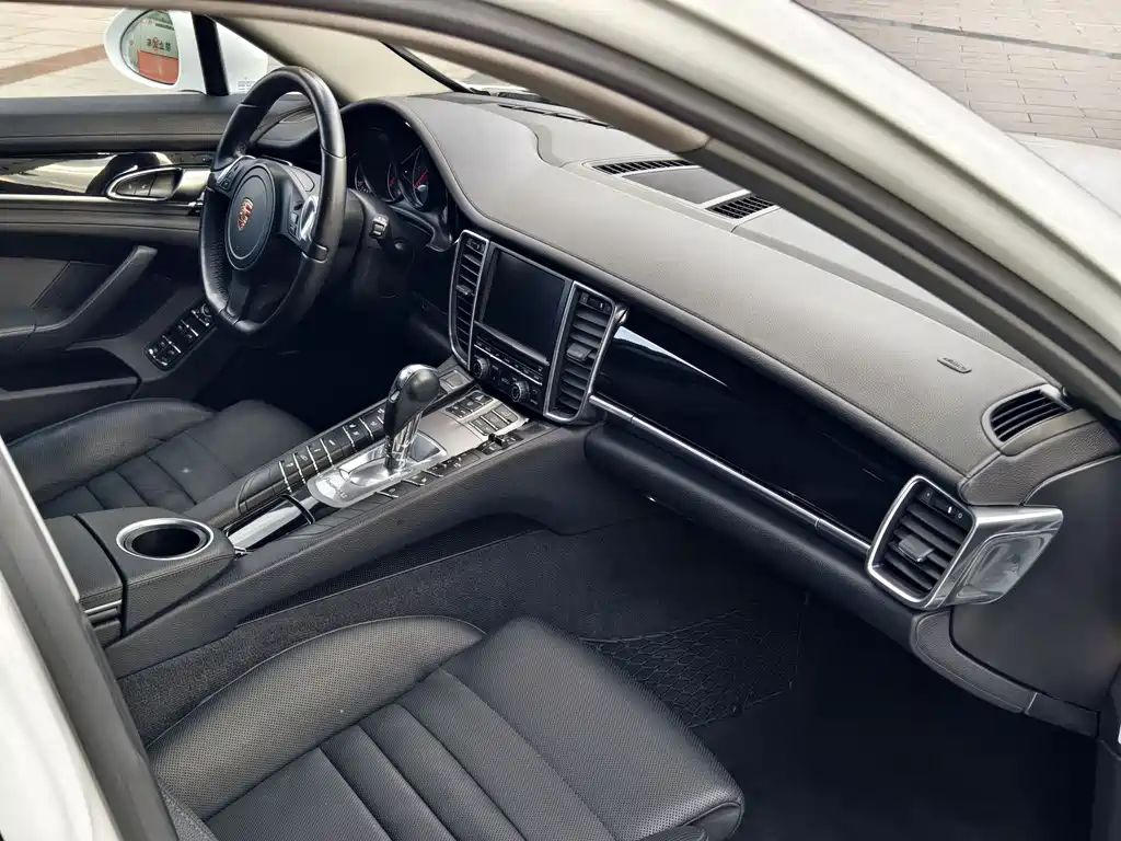 Porsche Panamera 2014 — фото 14