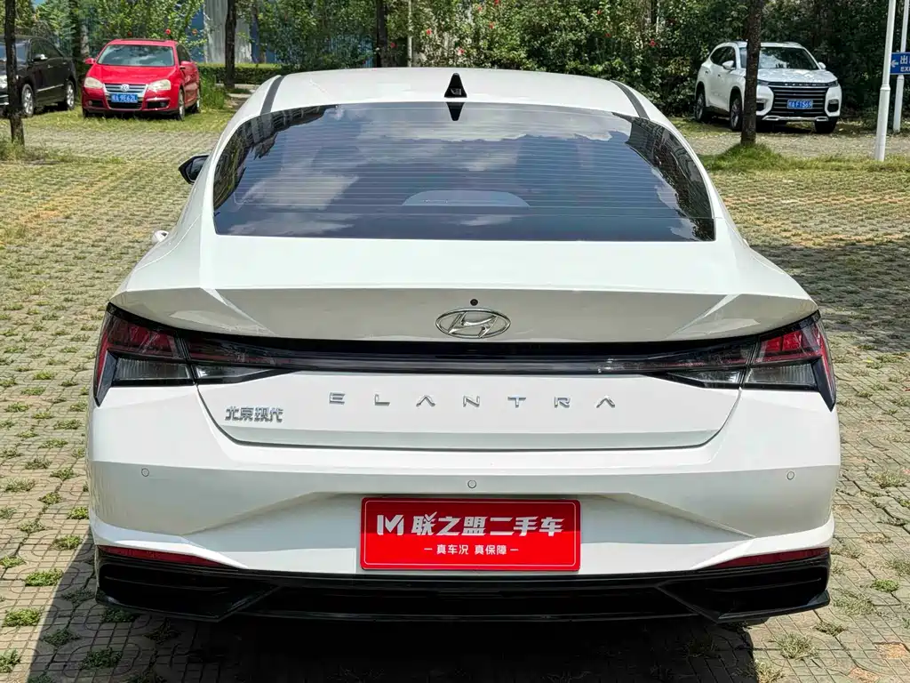 Hyundai Elantra 2022