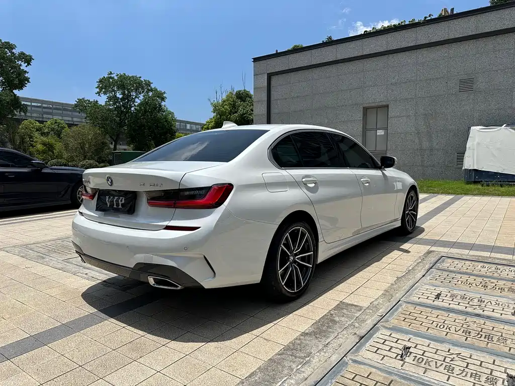 BMW 3 Series 2021 — фото 14