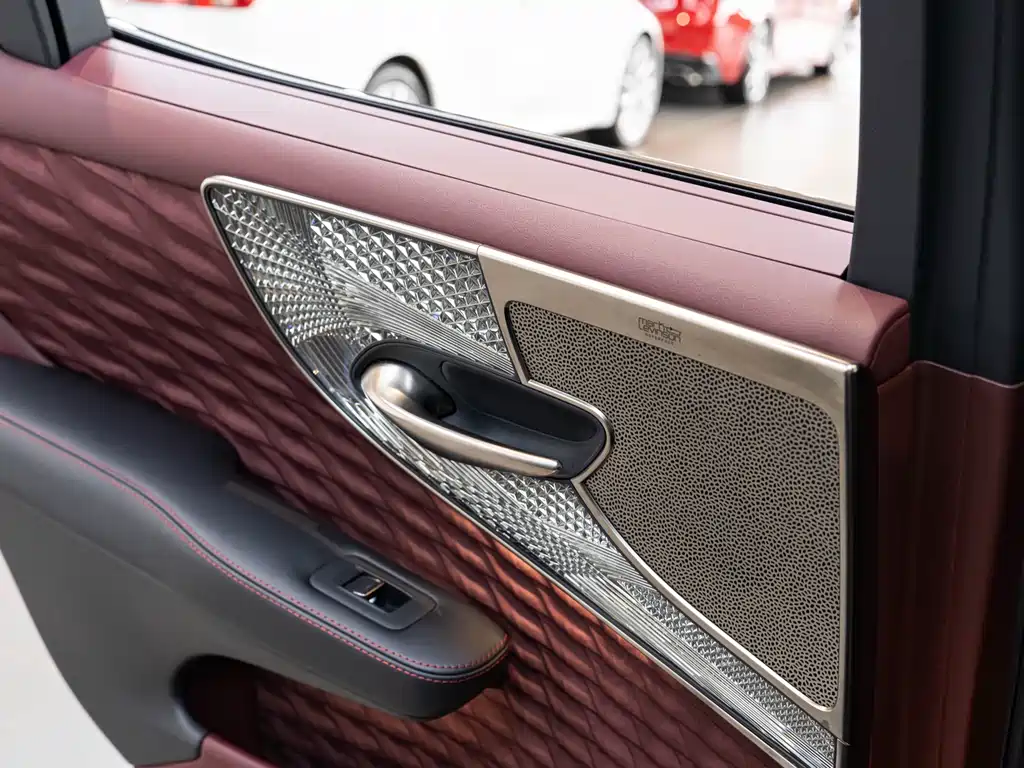 Lexus LS 2022 — фото 18
