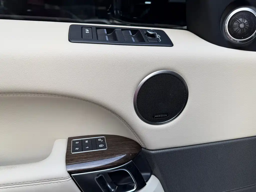 Land Rover Range Rover Sport 2016 — фото 15