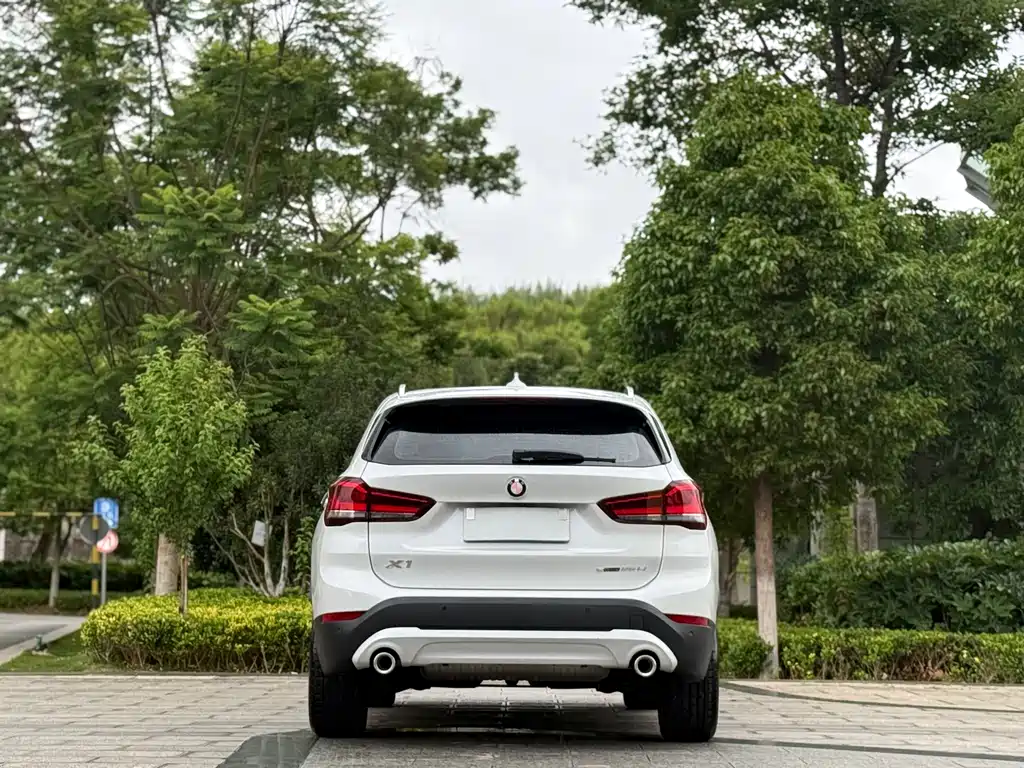 BMW X1 2022 — фото 8
