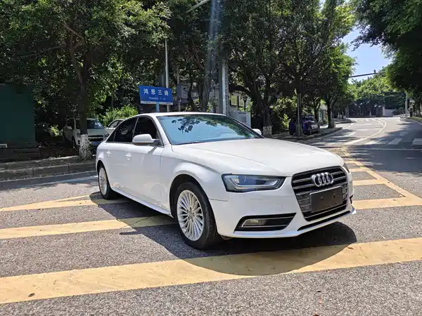 Audi A4L 2015
