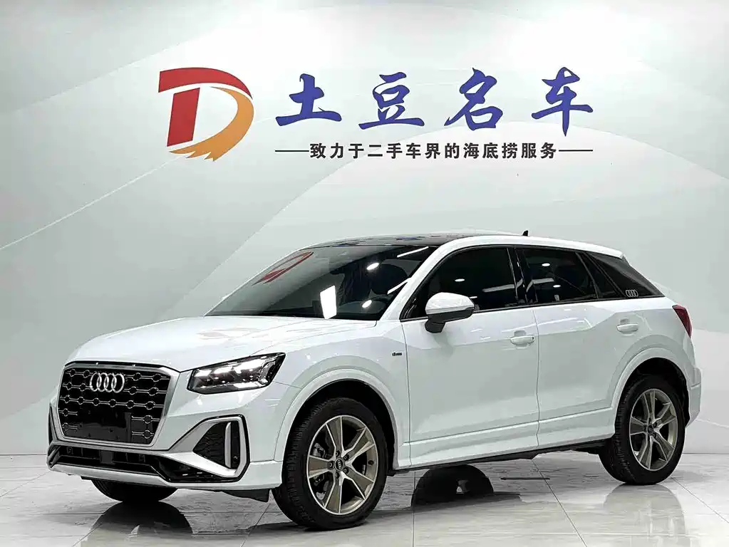 Audi Q2L 2023 — фото 1