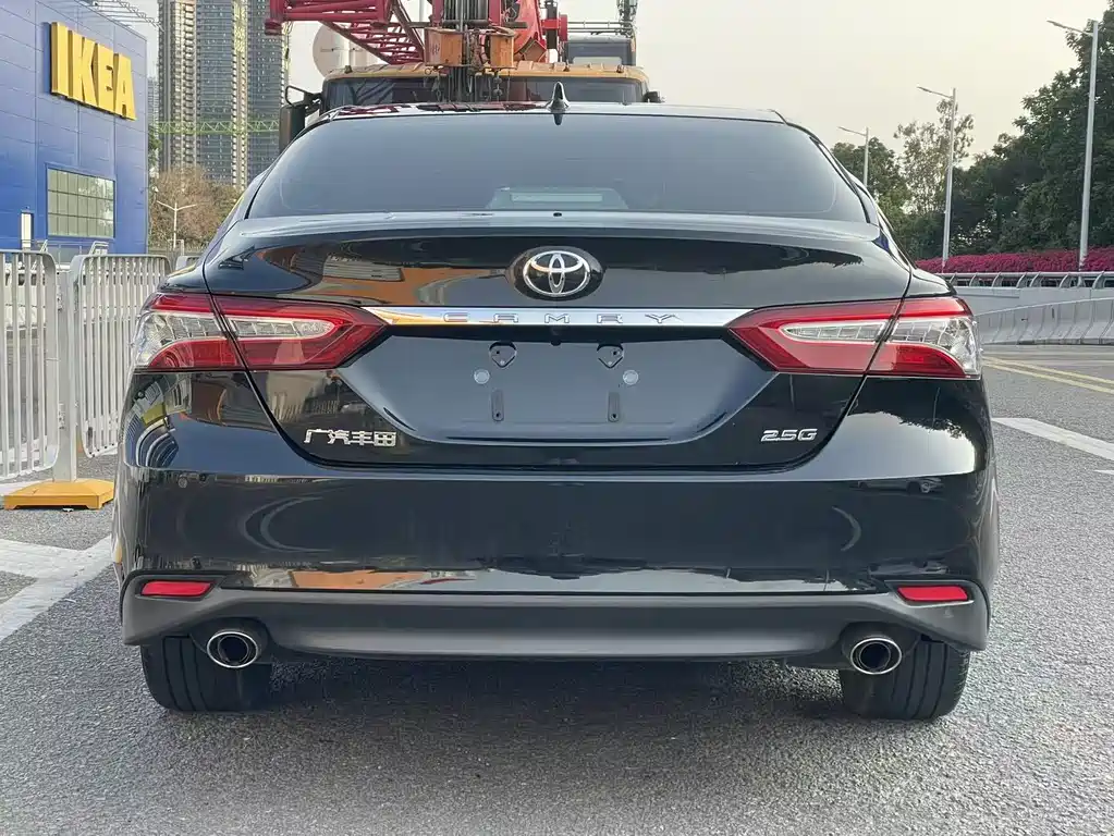 Toyota Camry 2023 — фото 14