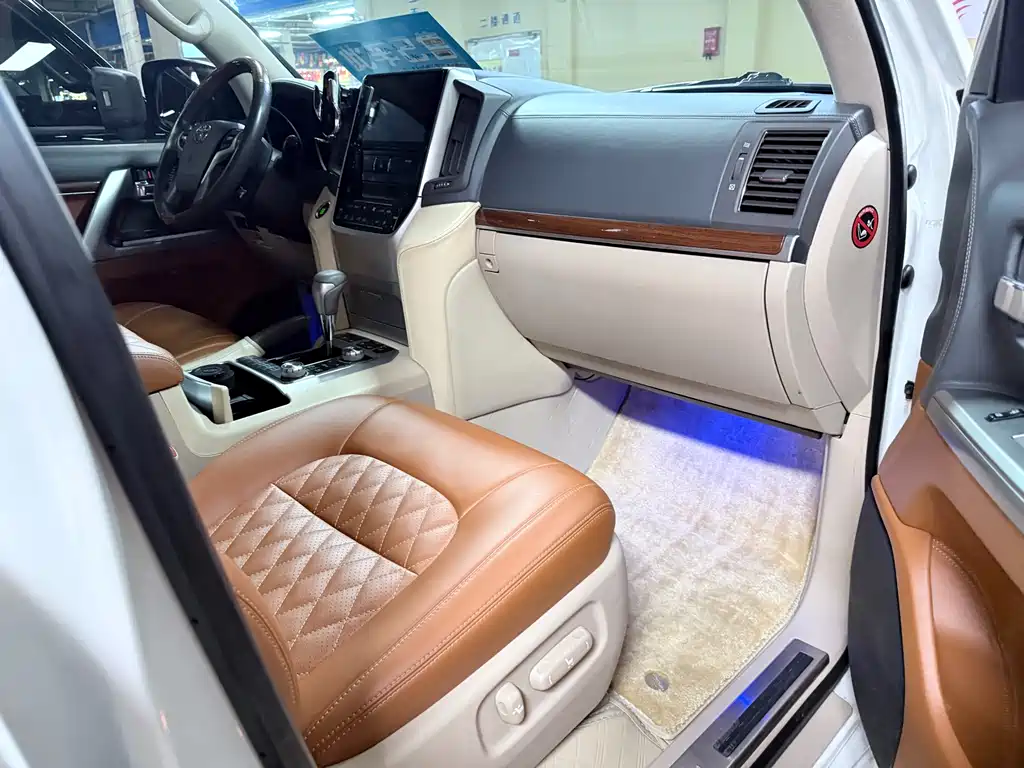 Toyota Land Cruiser 2013 — фото 20