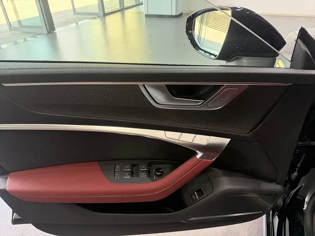 Audi A7L 2023 — фото 17