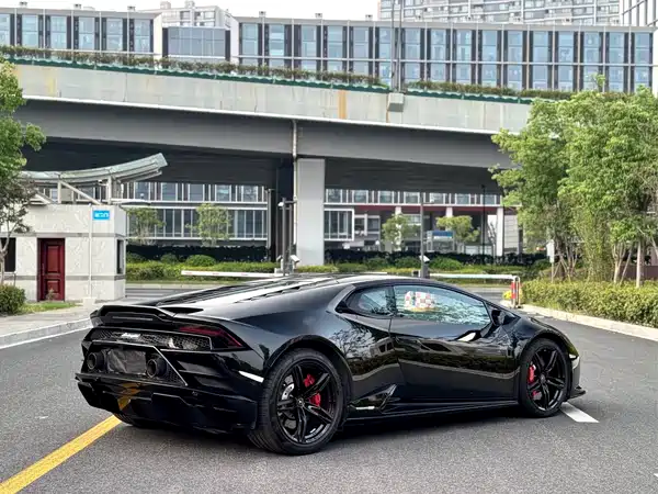 Lamborghini Huracan 2023