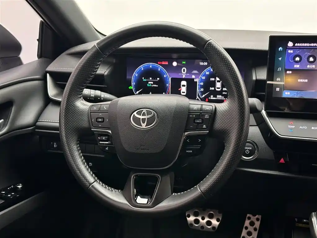 Toyota Camry 2024 — фото 12
