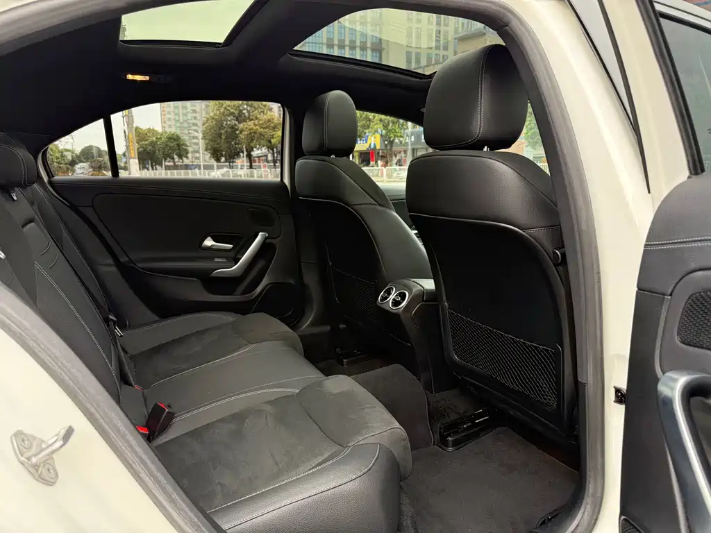 Mercedes-Benz A-Class 2020 — фото 12