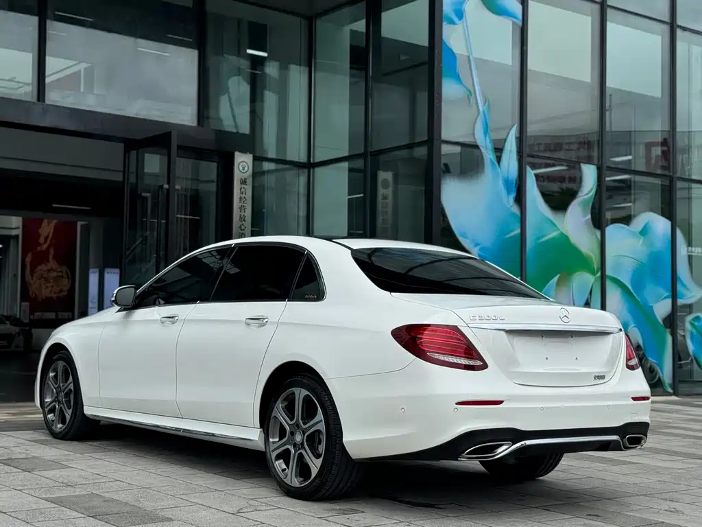 Mercedes-Benz E-Class 2017 — фото 13