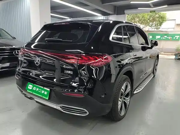 Mercedes-Benz EQE SUV 2023