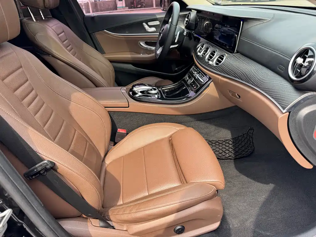 Mercedes-Benz E-Class 2017 — фото 18