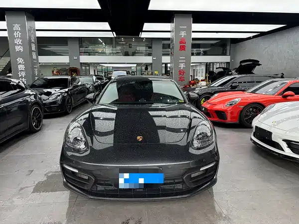 Porsche Panamera 2021