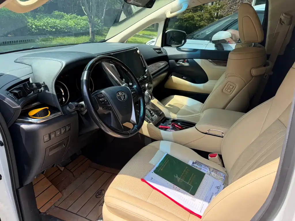 Toyota Alphard 2022