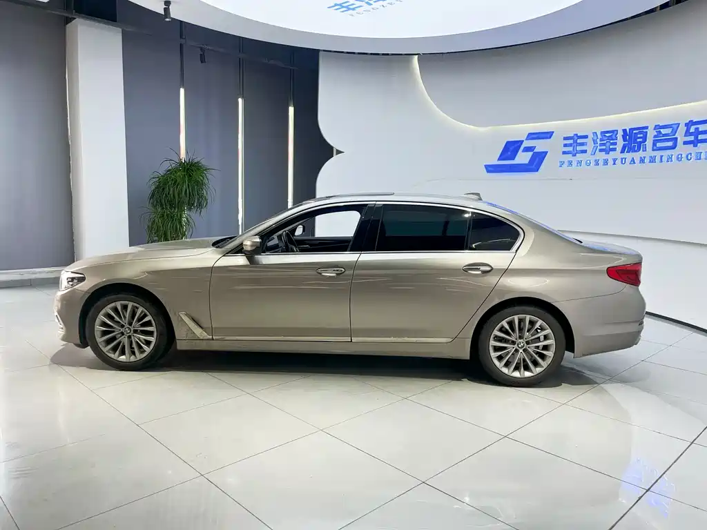 BMW 5 Series 2018 — фото 2