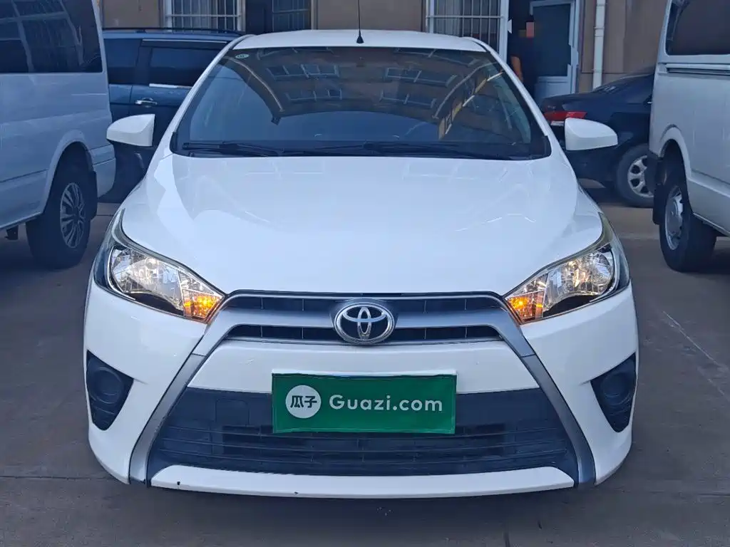 Toyota Yaris L 2015 — фото 3