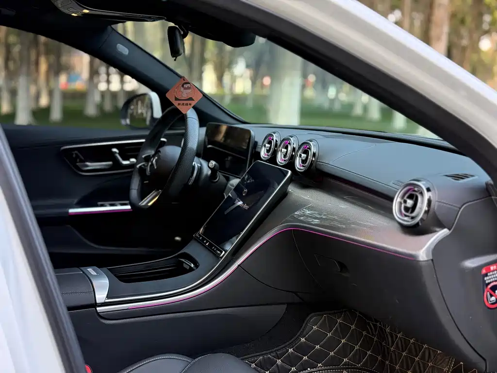 Mercedes-Benz C-Class 2023 — фото 7