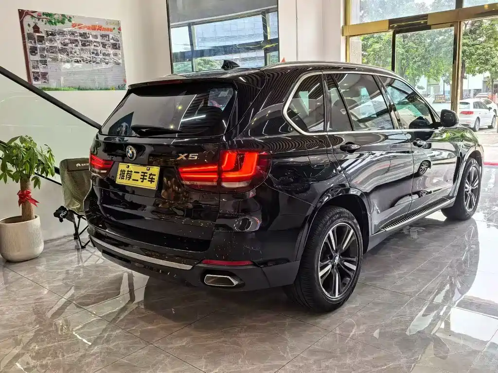 BMW X5 2018 — фото 2
