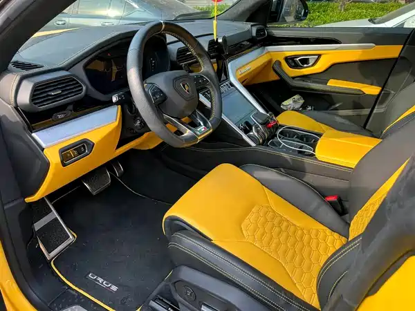 Lamborghini Urus 2021
