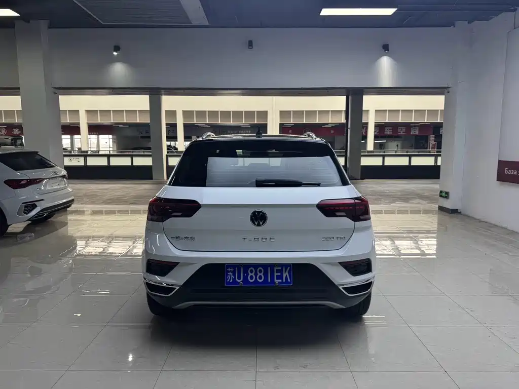 Volkswagen T-Roc 2023 — фото 18