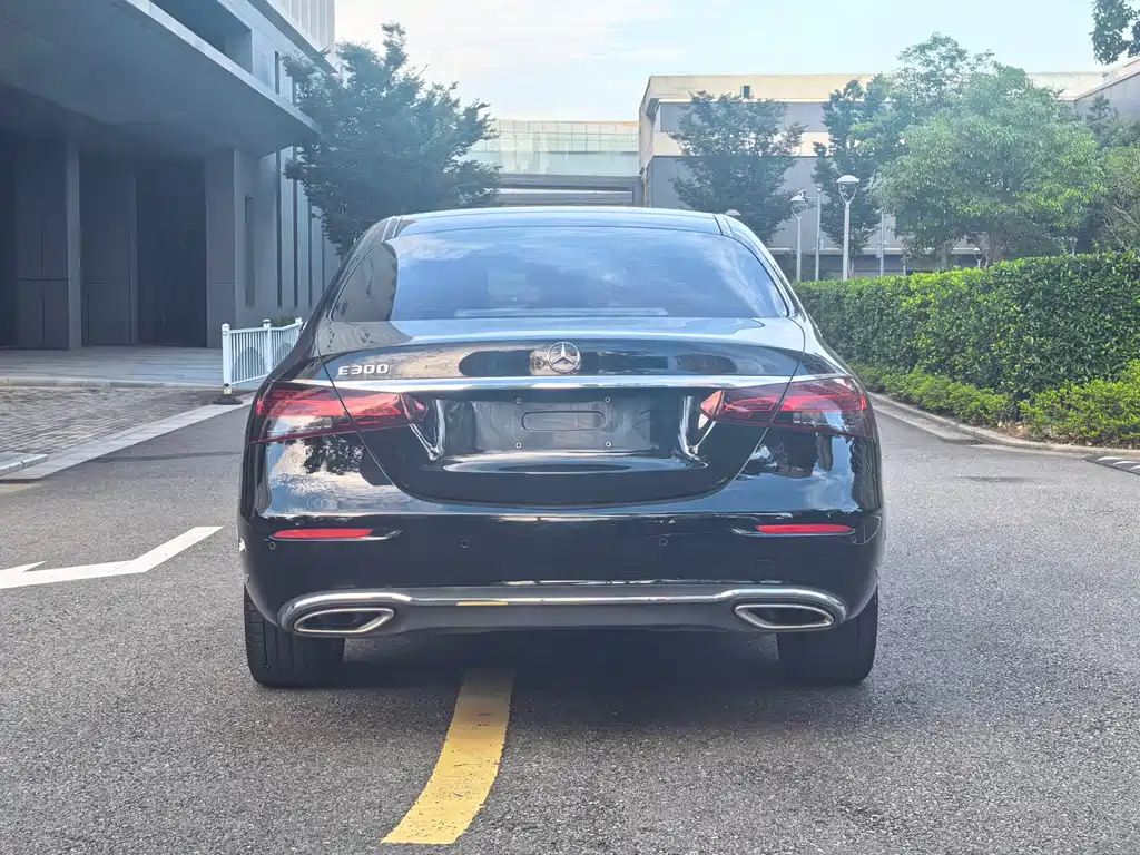 Mercedes-Benz E-Class 2023