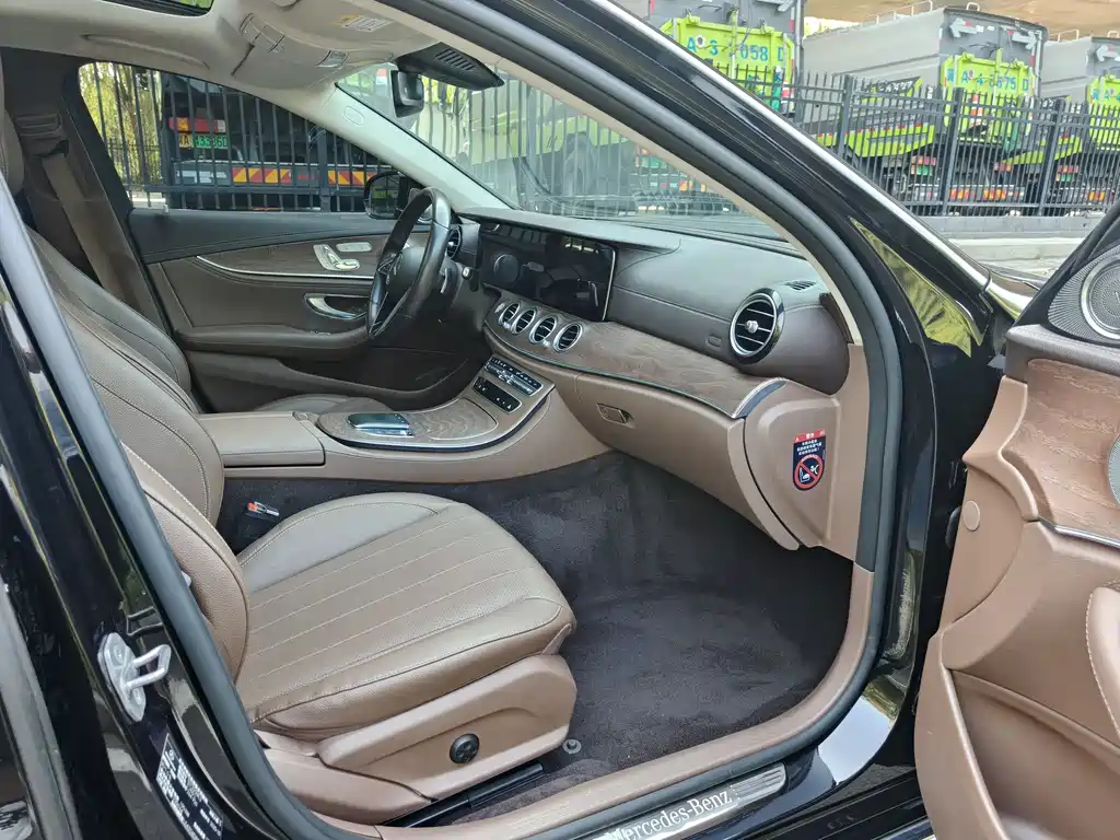 Mercedes-Benz E-Class 2020 — фото 13