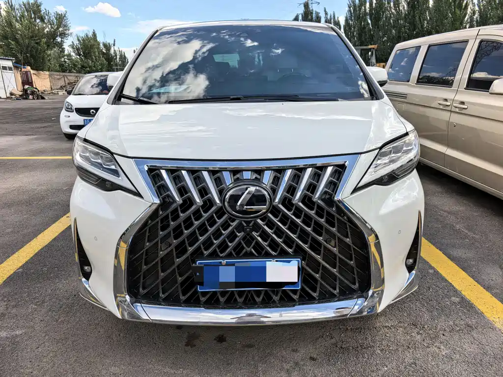 Lexus LM 2022