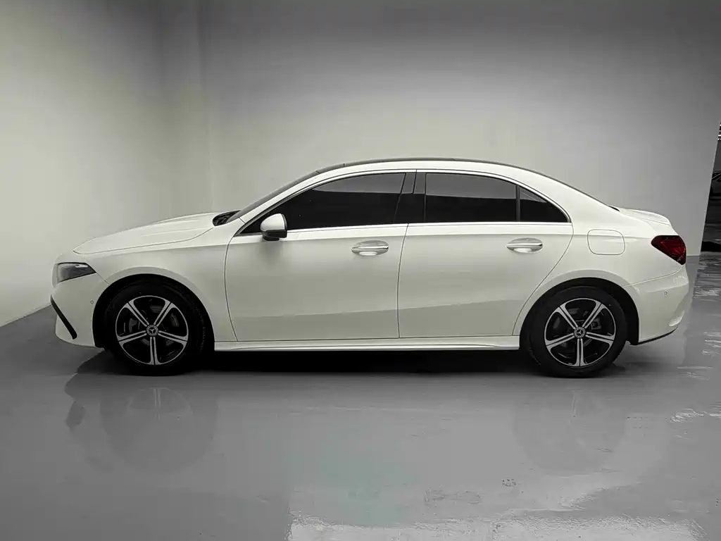 Mercedes-Benz A-Class 2024 — фото 22