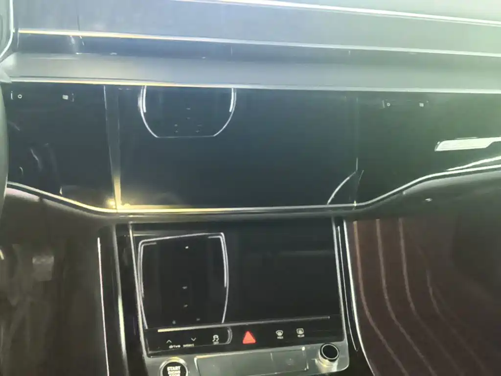 Audi A8 2022 — фото 13