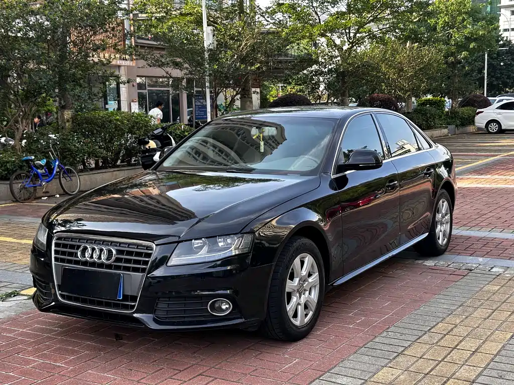 Audi A4L 2011 — фото 2