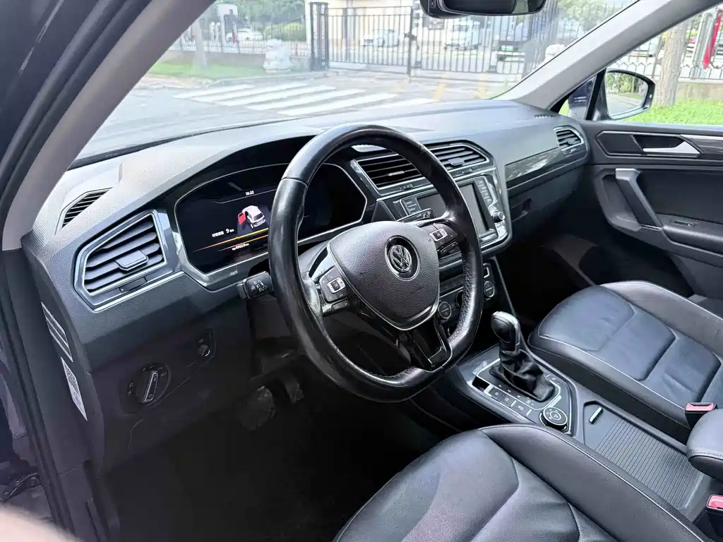 Volkswagen Tiguan 2017 — фото 10