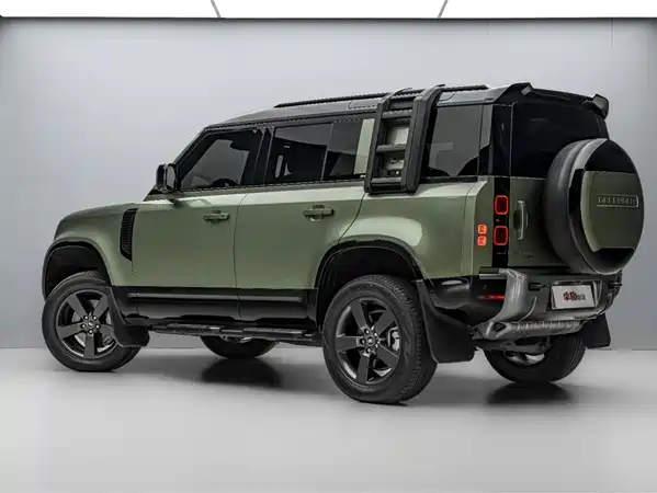 Land Rover Defender 2023