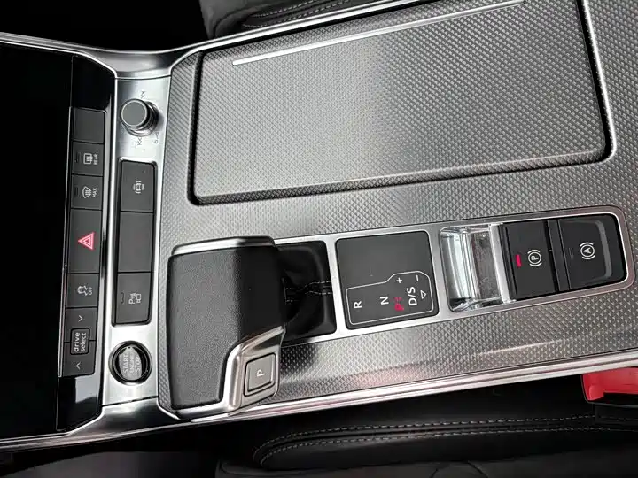 Audi A6L 2021 — фото 14