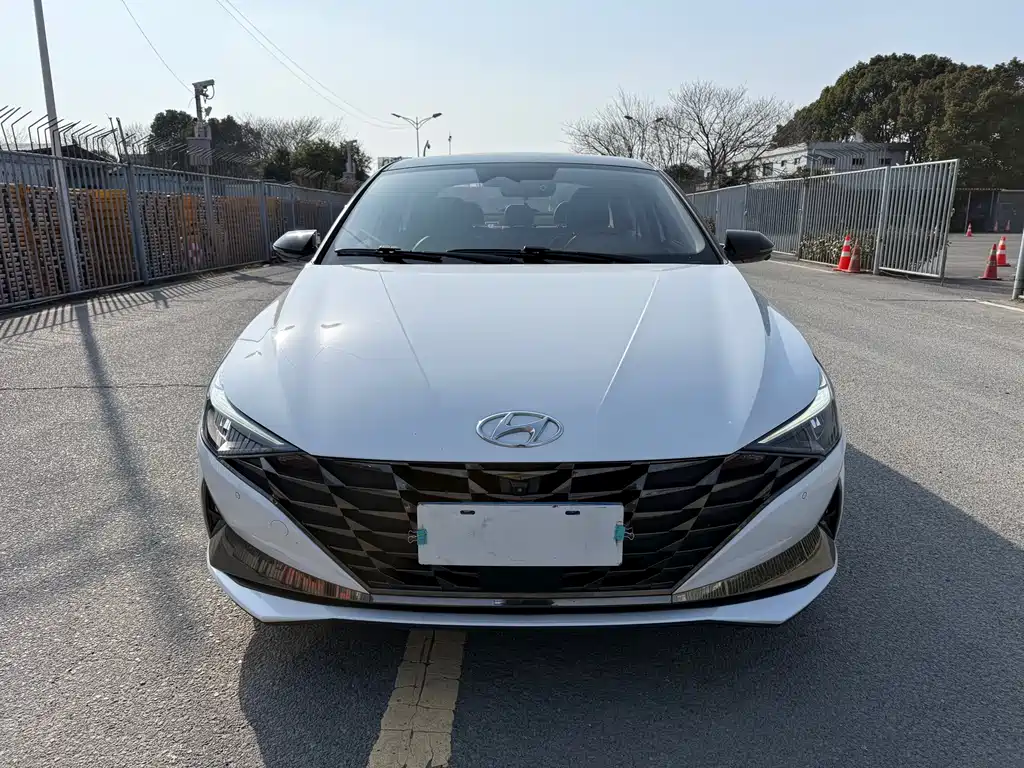 Hyundai Elantra 2021 — фото 2
