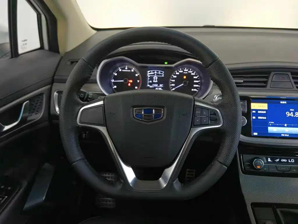 Geely Emgrand GS 2017 — фото 11