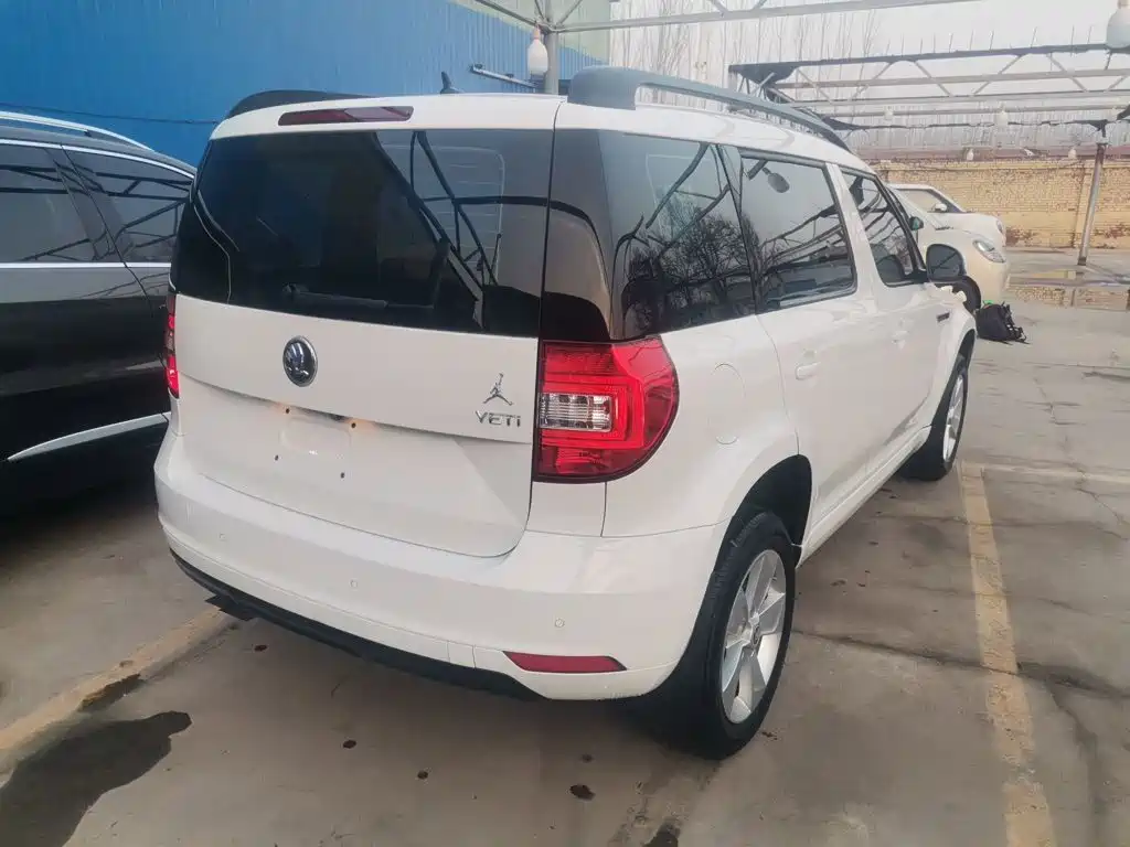 Skoda Yeti 2017 — фото 23