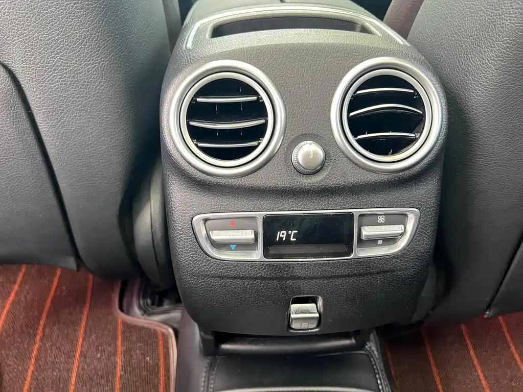 Mercedes-Benz GLC 2020 — фото 17
